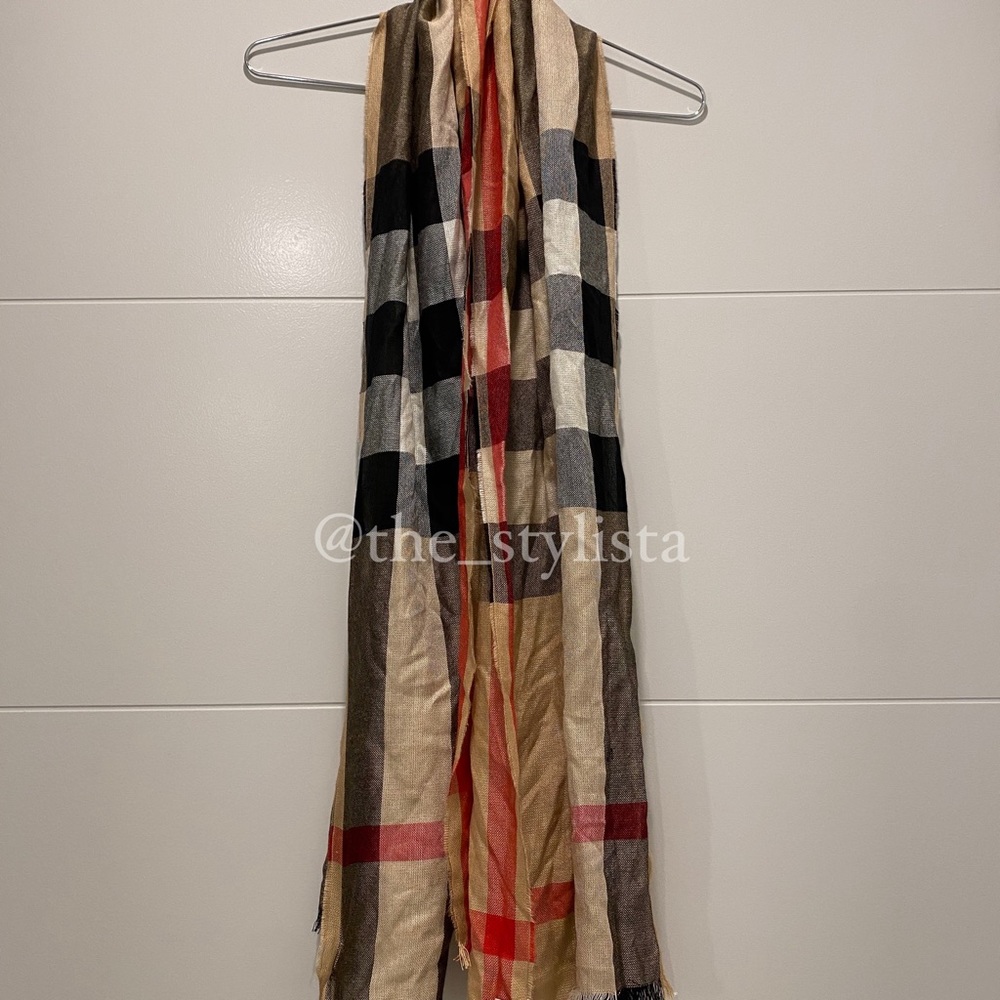 NWT Burberry Scarf